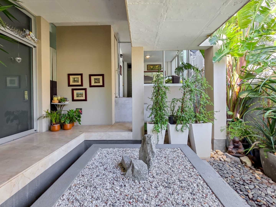 1 Bedroom Property for Sale in Fresnaye Western Cape